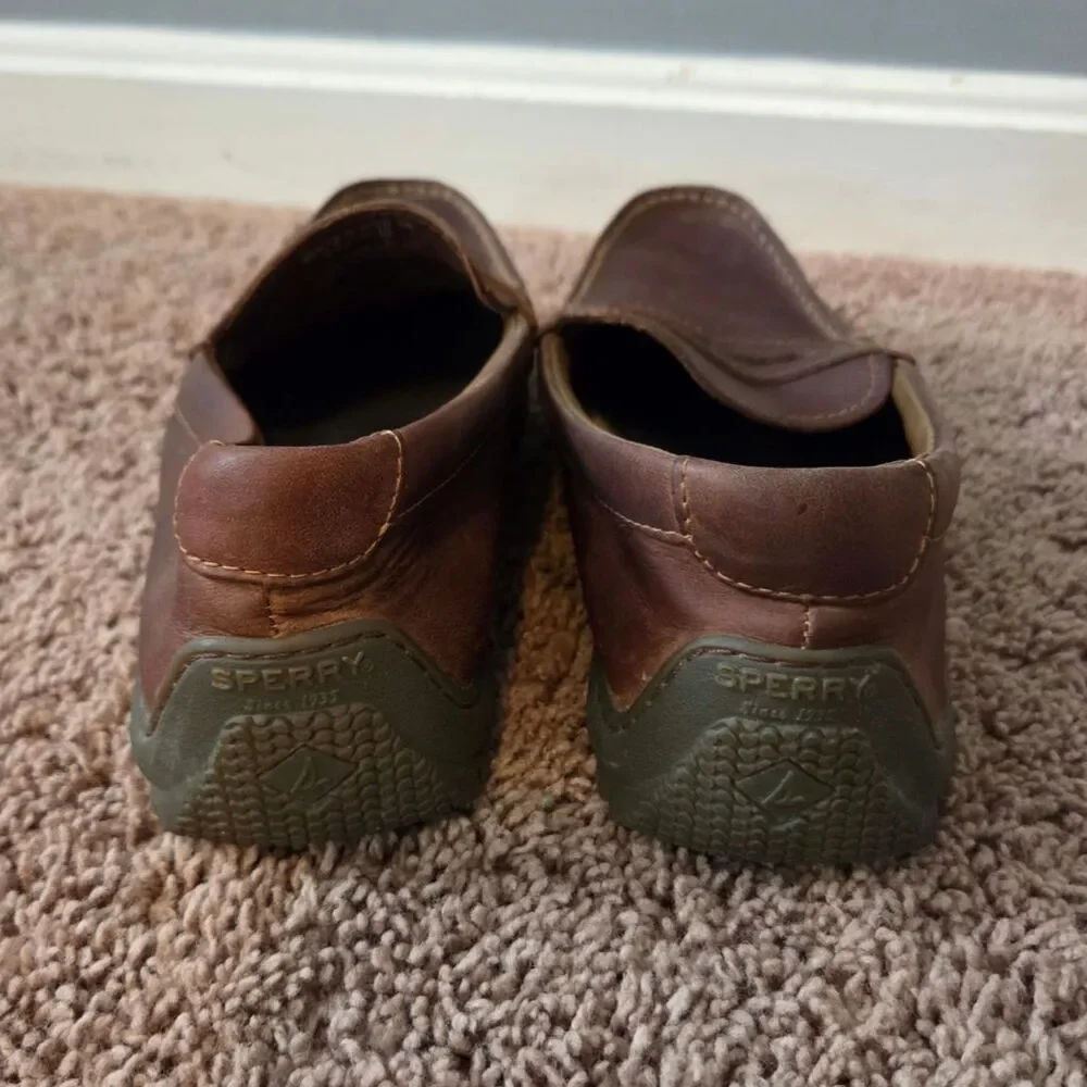 Sperry monterey slip on penny loafers brown leather mens cognac 9.5
